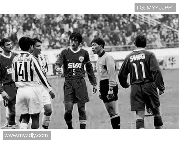 足球明星与郑心怡的完美结合打造独特壁纸风格让你爱不释手