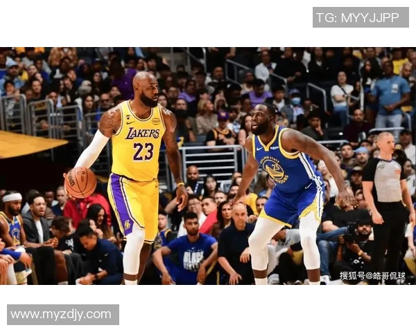 勇士与湖人激战正酣实时比分更新与精彩瞬间回顾 勇士与湖人激战正酣实时比分更新与精彩瞬间回顾